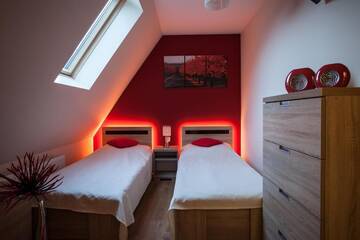 Фото номера Deluxe Double Room with Bath and shared Kitchenette Апартаменты Willa Pod Grapą г. Поронин 5