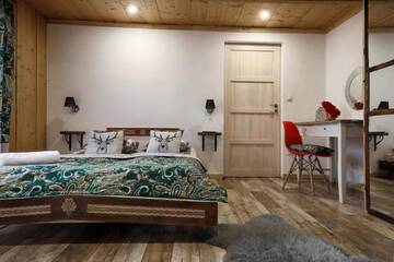 Фото номера King Room with Mini Jacuzzi and Private Bathroom Проживание в семье GÓRALSKA VILLA APARTAMENTY Z JACUZZI &amp; HOME SPA &amp; Zakopane г. Поронин 10