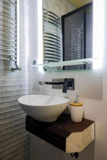 Фото номера King Room with Mini Jacuzzi and Private Bathroom Проживание в семье GÓRALSKA VILLA APARTAMENTY Z JACUZZI &amp; HOME SPA &amp; Zakopane г. Поронин 6